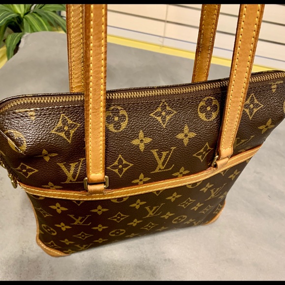 Authentic Louis Vuitton Coussin GM - Picture 9 of 16